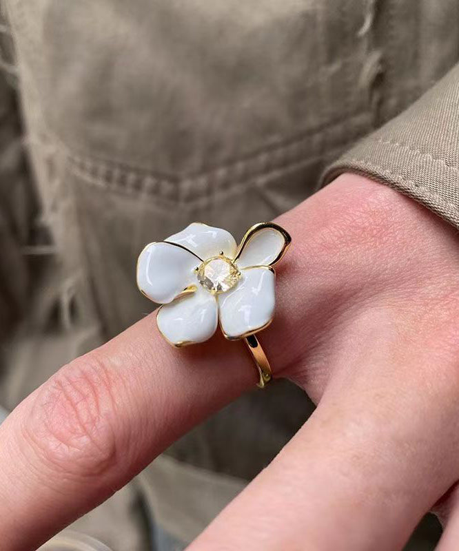 Bagues ouvertes chics en cuivre blanc avec zircons floraux surdorés - TrendAura