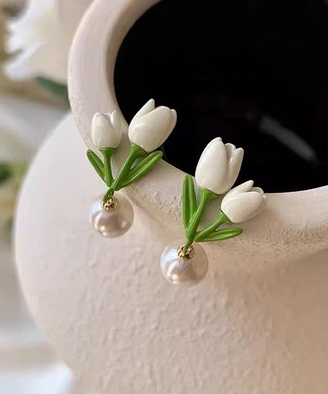 Boucles d'oreilles à tige chics en alliage d'argent sterling et de perles blanches en forme de tulipe - TrendAura