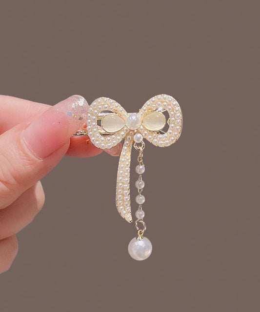 Épingle à cheveux à pompon papillon en alliage de cuivre doré de style chinois avec perles - TrendAura