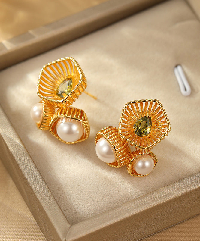 Boucles d'oreilles à tige creuses en métal doré et perles de zircon de style chinois - TrendAura