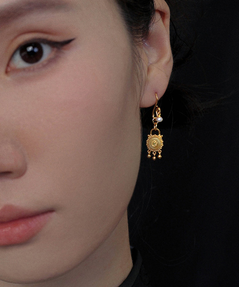 Boucles d'oreilles pendantes en cire d'abeille, perles et argent sterling doré de style chinois - TrendAura