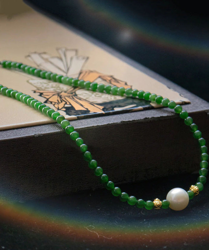 Collier élégant avec pendentif en perles vertes surdorées en argent sterling - TrendAura