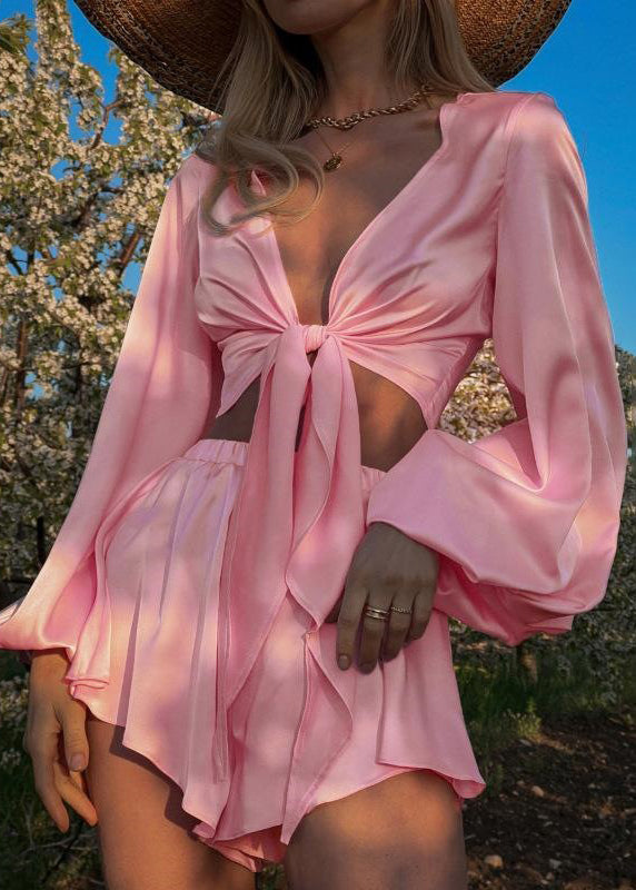 Ensemble deux pièces élégant en soie glacée rose à lacets pour l'été - TrendAura