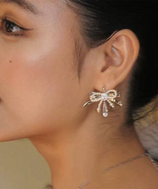 Boucles d'oreilles à tige élégantes en soie, cuivre, zircon, perle et goutte d'eau - TrendAura