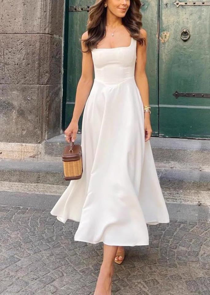 Robe longue blanche élégante à col carré et ourlet extra large pour l'été - TrendAura