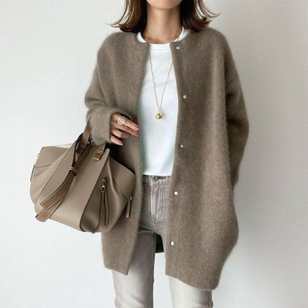 Relaxed Fit Wool Mid-Thigh Cardigan for Women – Cozy Casual Warmth