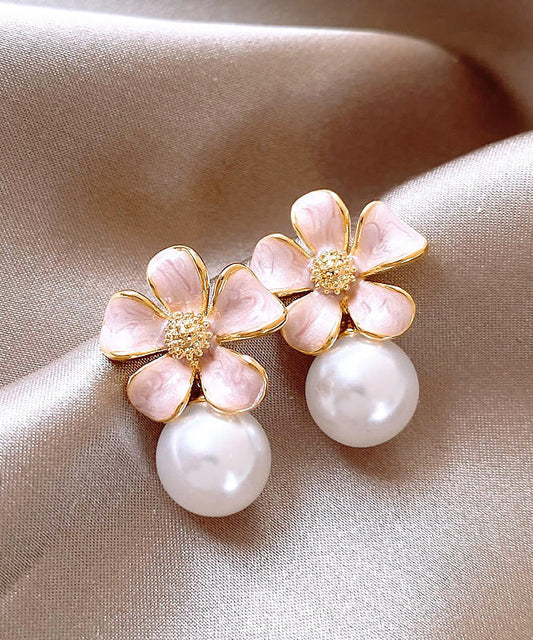 Boucles d'oreilles puces mignonnes en alliage de métal rose avec perles et effet floral coulant - TrendAura