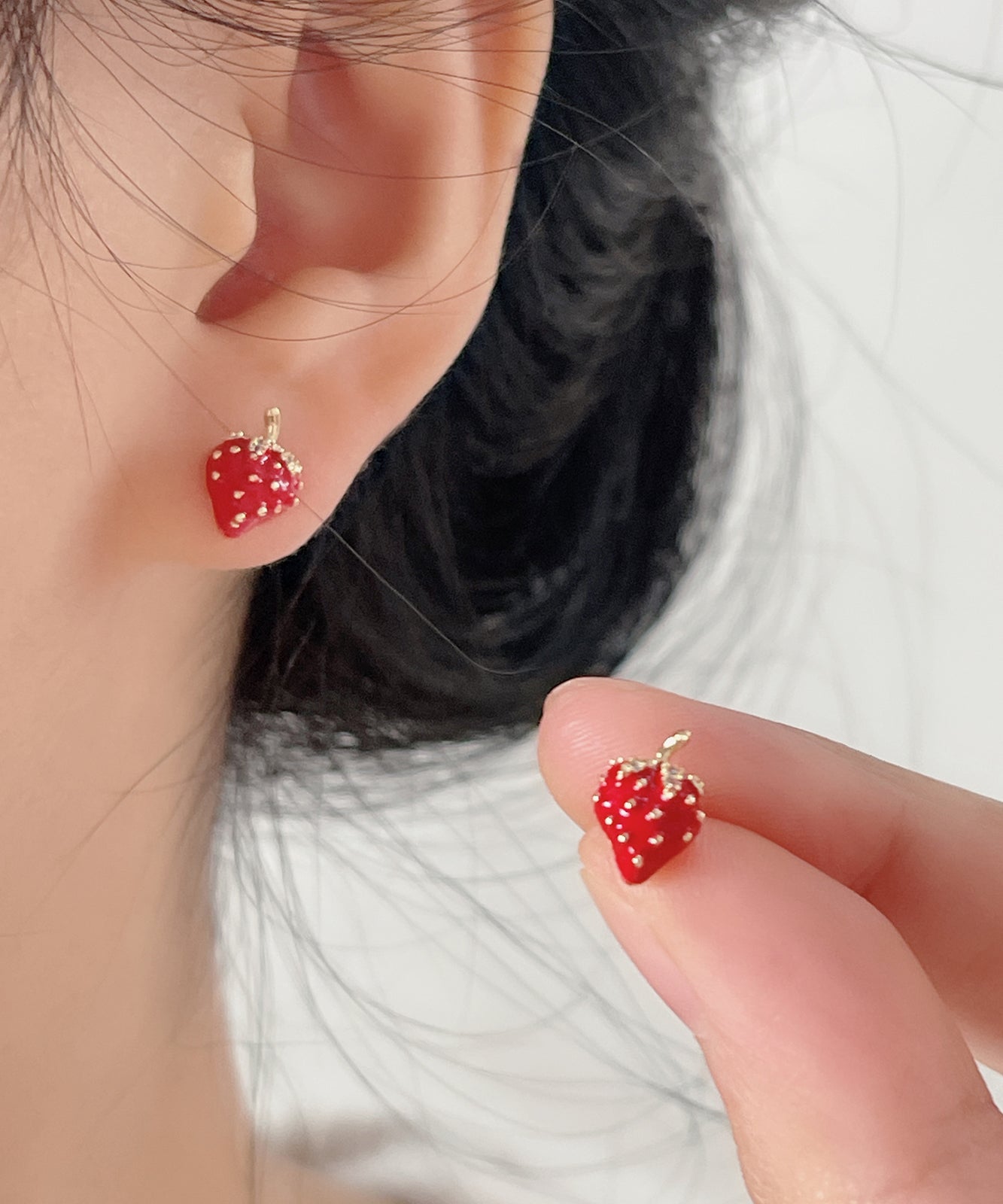 Boucles d'oreilles à tige en forme de fraise surdorée en cuivre rouge - TrendAura