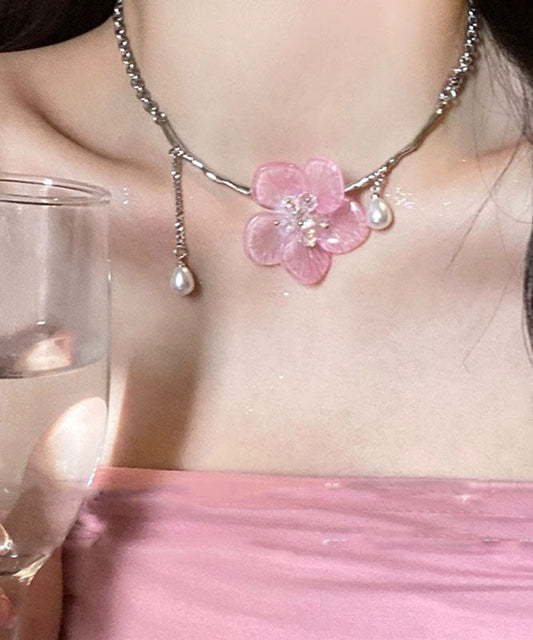 Collier pendentif à pompon floral en acier inoxydable rose rétro mignon avec perles - TrendAura