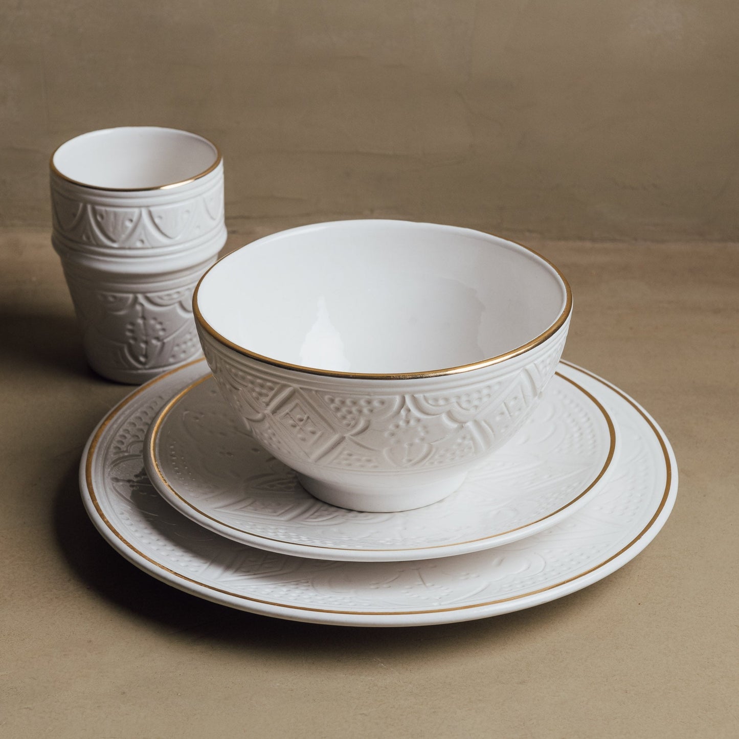 Zagora White - Moroccan Dinnerware Set Adorned with 12 Carat Gold Accents - TrendAura