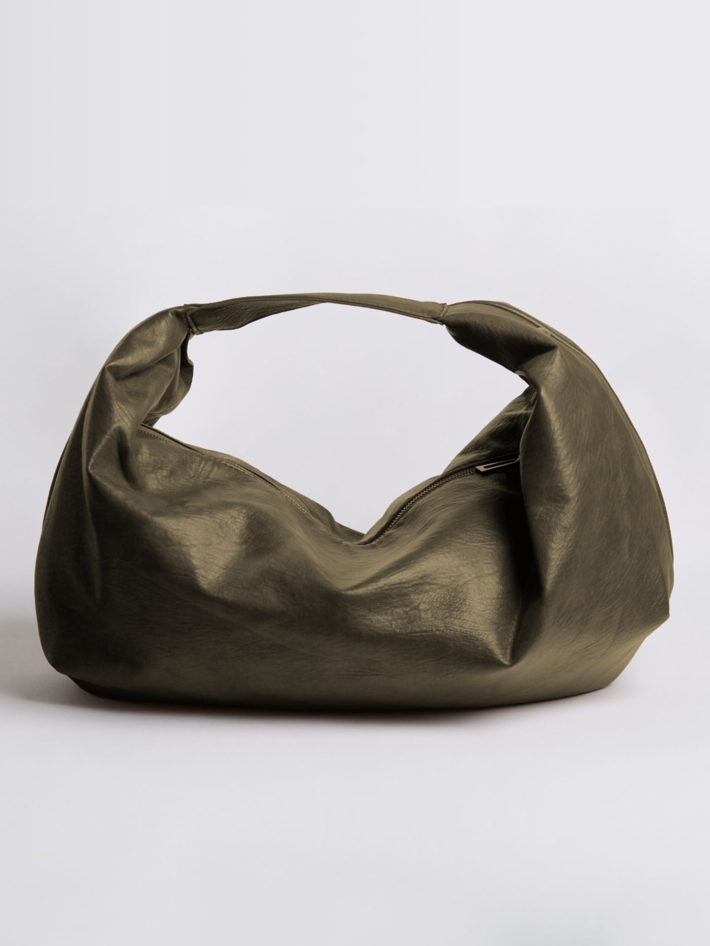 Women's shoulder bag made of vegan leather