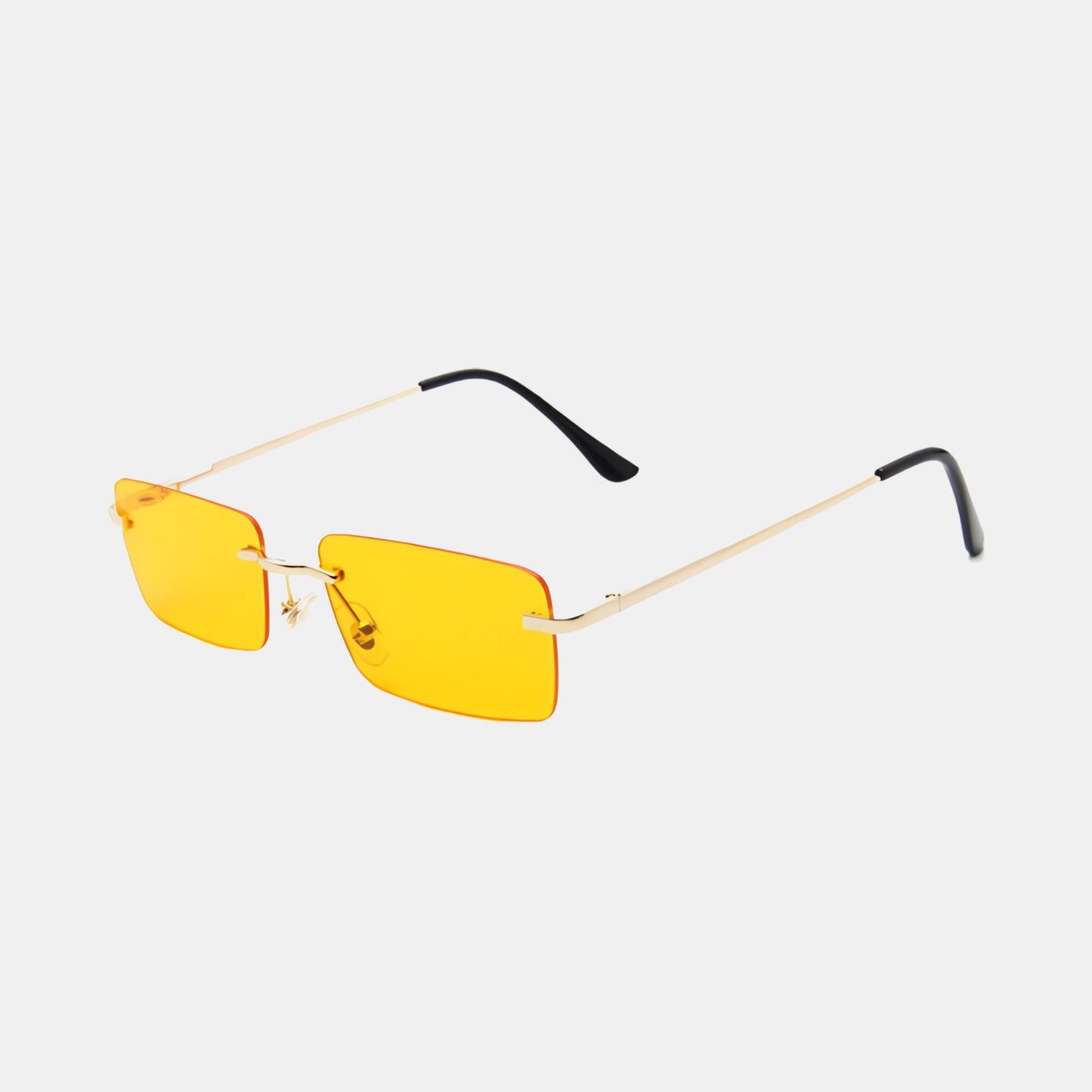 Women's sunglasses with bold design