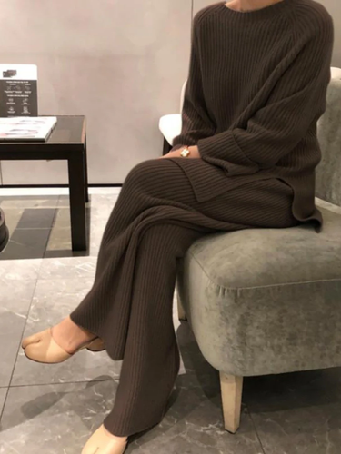 Women's knitting set made of soft rib knit