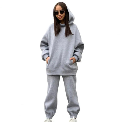 Women's tracksuit with hood