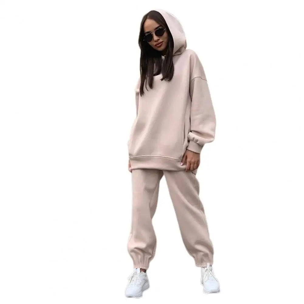 Women's tracksuit with hood