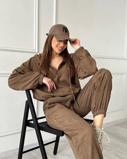 Women's two-piece set with hood and long sleeves