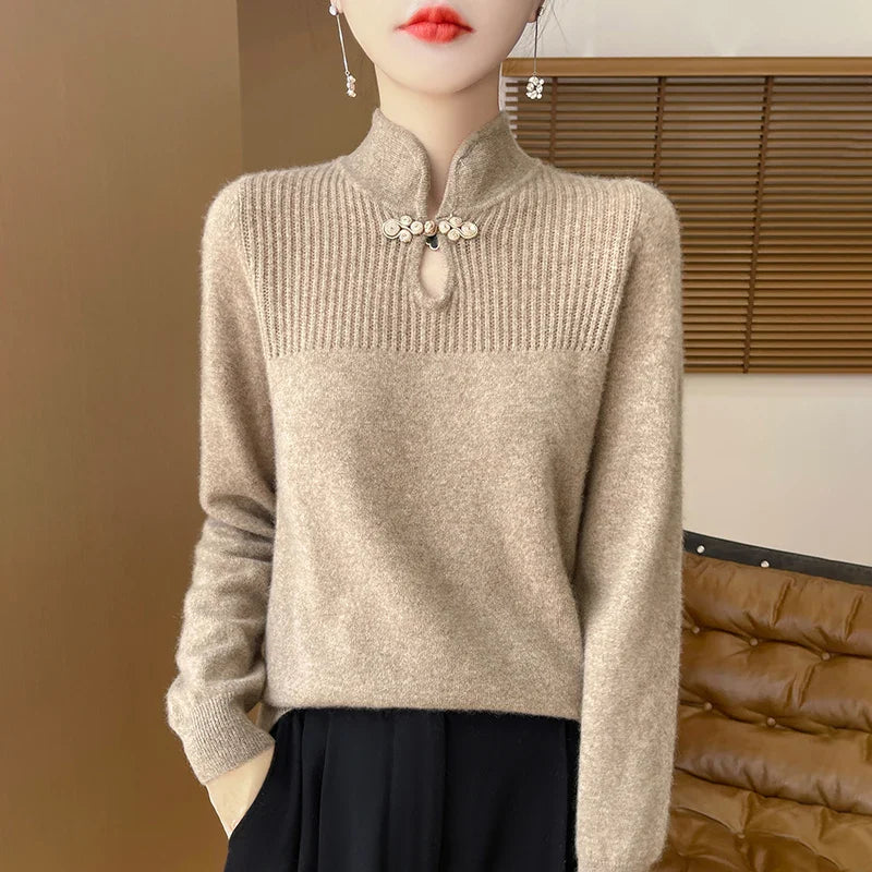 Women's sweater made of merino wool with mandarin collar