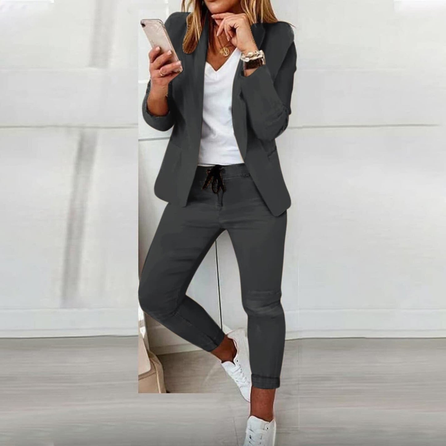 Valor | Fitted blazer and comfortable drawstring pants