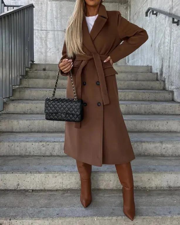 Double-Breasted Winter Coat for Women – Elegant & Structured