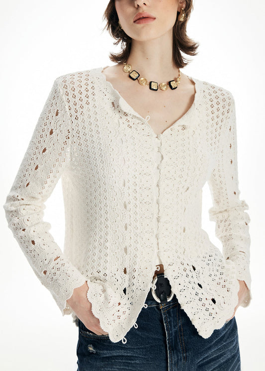 Élégant cardigan beige à col rond et ajouré en tricot pour l'automne - TrendAura