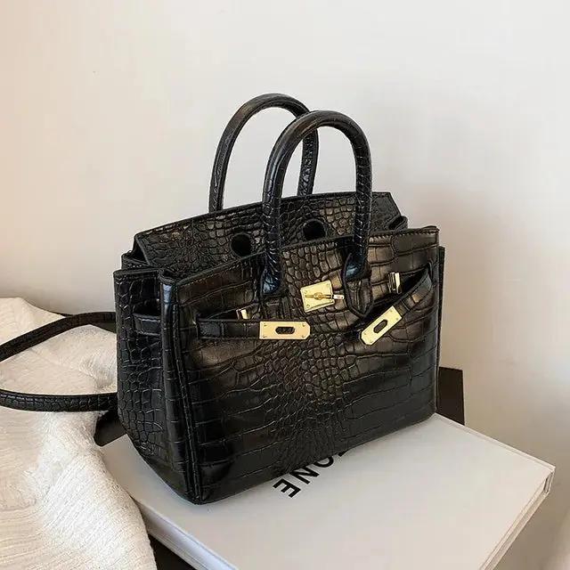 Elegant Handbag for Women – Spacious & Versatile Design
