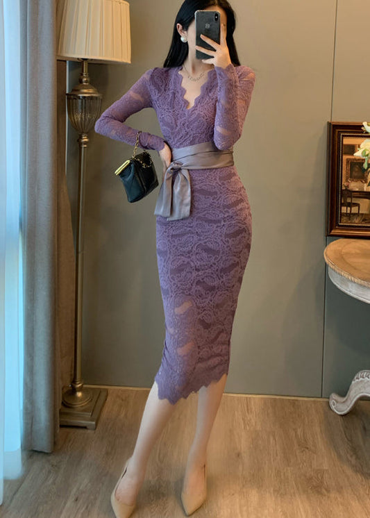 Robe de soirée élégante en dentelle lavande à col en V et taille nouée pour l'été - TrendAura