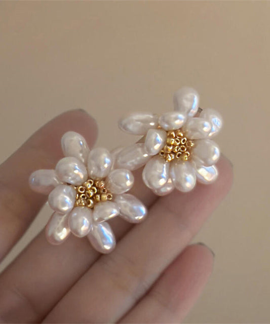 Boucles d'oreilles à tige élégantes en alliage de cuivre blanc avec perles florales - TrendAura