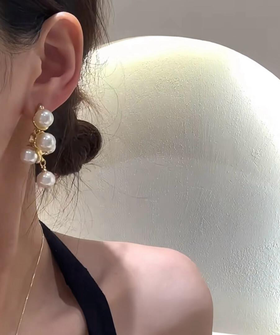 Boucles d'oreilles à tige élégantes en alliage de cuivre blanc et perles - TrendAura