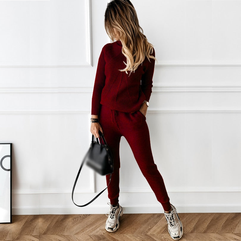 Elegant women's tracksuit with turtleneck and jogging pants