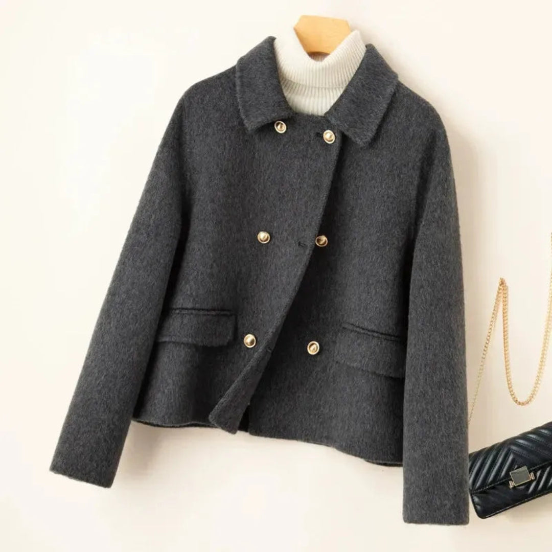 Elegant wool coat with doll collar and golden buttons
