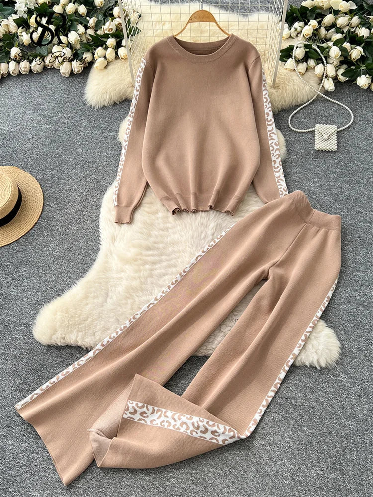 Elegant women's knit set with pullover and wide-leg pants