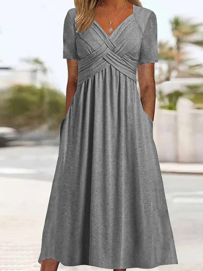 Elegant maxi summer dress long with V-neck and pockets
