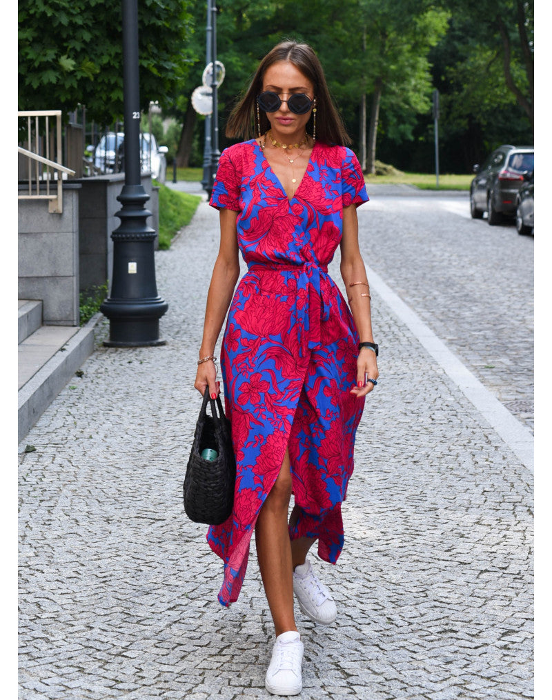 Elegant midi dress for women with floral pattern and waist belt