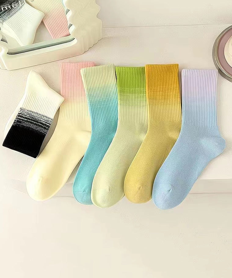 Chaussettes mi-mollet dégradées de couleurs automne-hiver - TrendAura