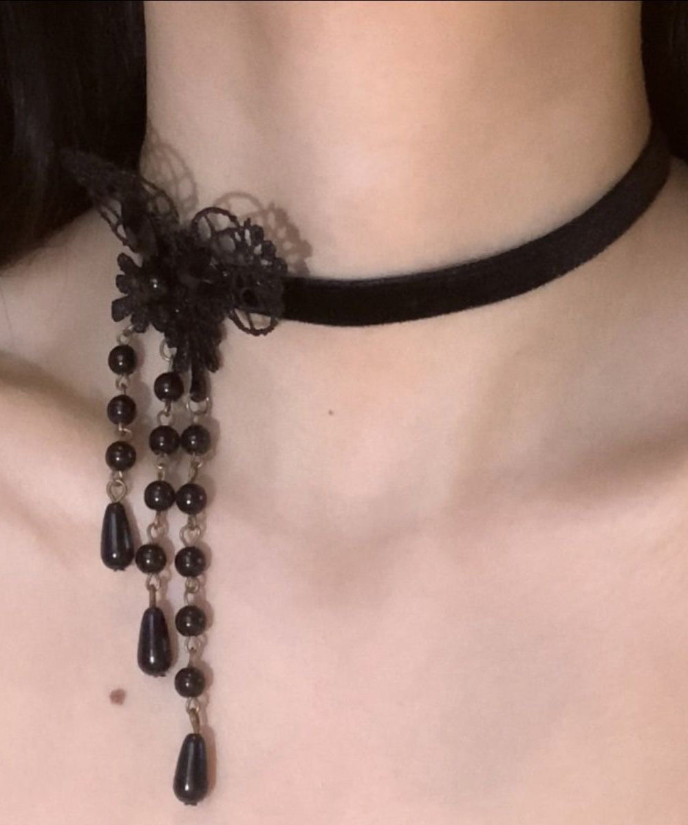 Collier avec pendentif papillon en alliage de cuivre noir et perles - TrendAura