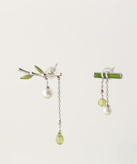 Boucles d'oreilles pendantes en argent sterling vert fin incrustées de feuilles de bambou et de perles en forme de goutte d'eau - TrendAura