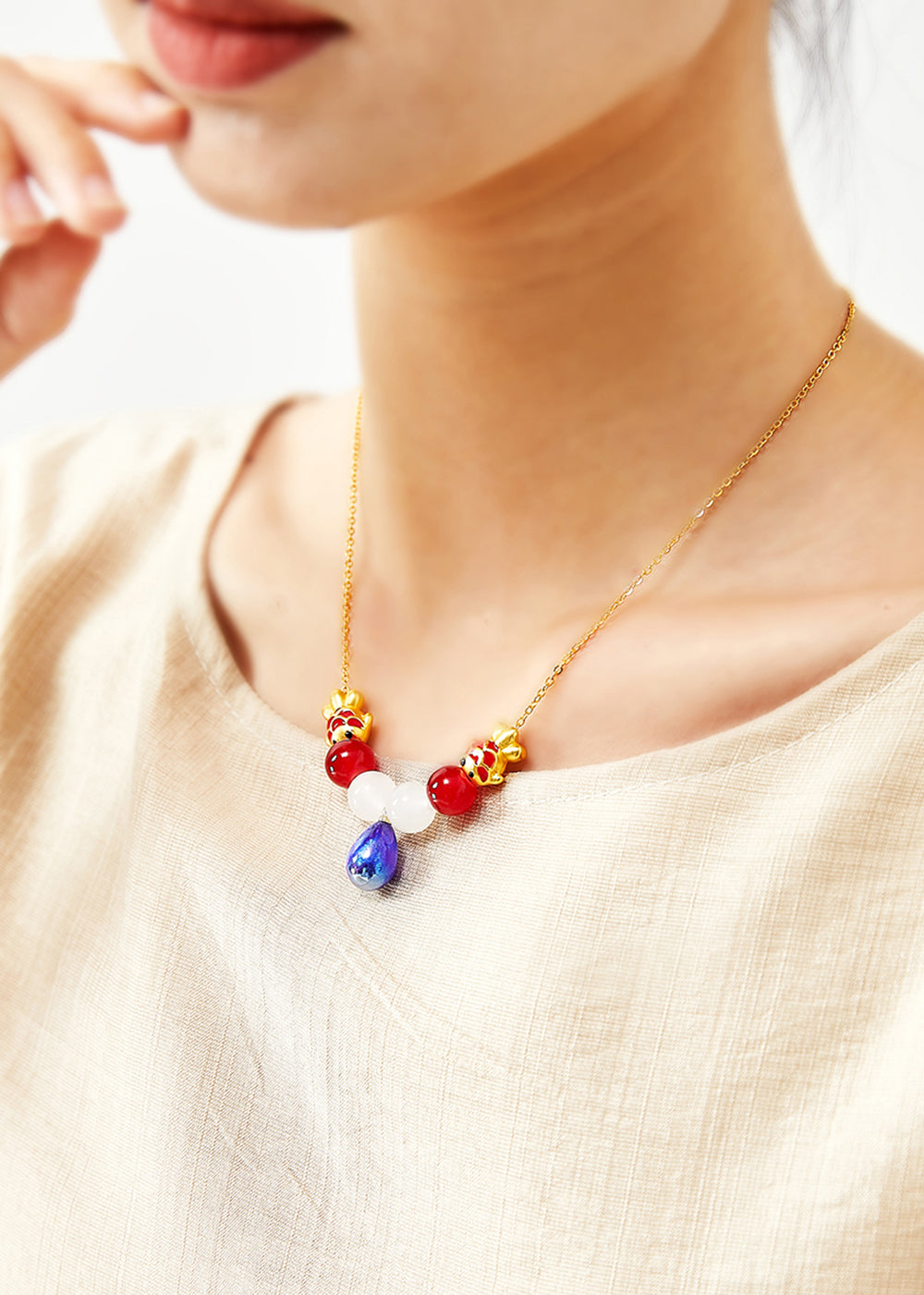 Collier avec pendentif en pierre précieuse, goutte d'eau bleue paon fine - TrendAura