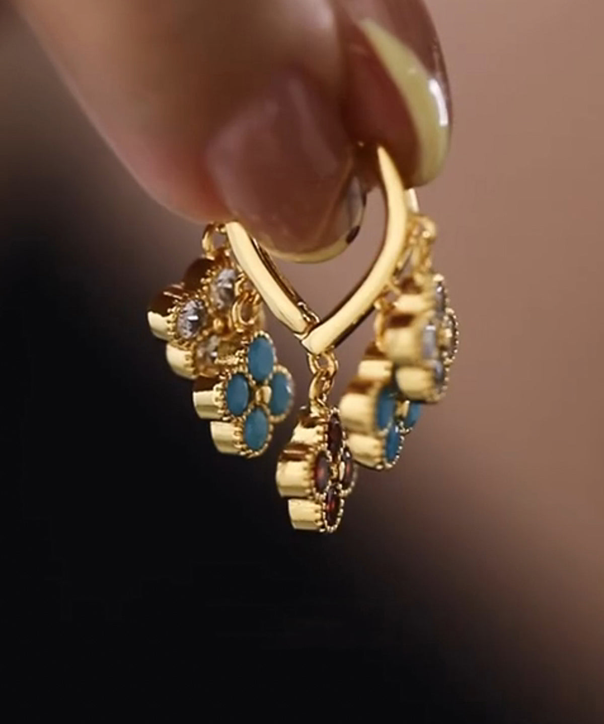 Boucles d'oreilles pendantes en forme de trèfle à quatre feuilles en cuivre arc-en-ciel - TrendAura