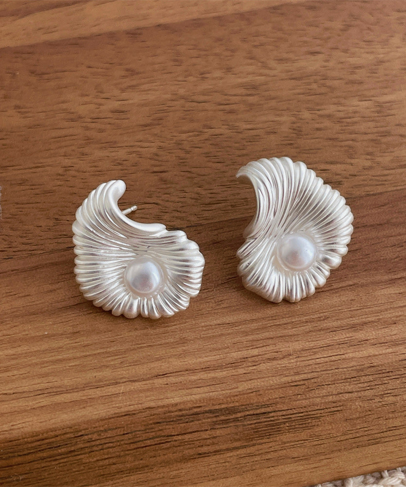 Boucles d'oreilles à tige asymétriques en cuivre et soie fine, en forme d'éventail, avec perles - TrendAura