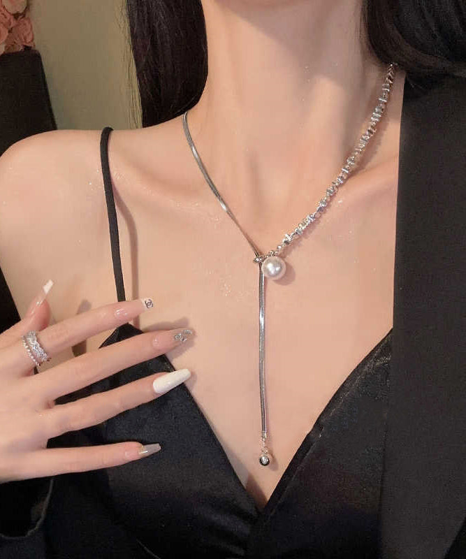 Collier princesse en argent sterling et soie fine, patchwork de perles et argent cassé - TrendAura