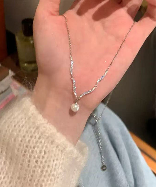 Collier avec pendentif en argent sterling et perles de zircone en soie fine - TrendAura