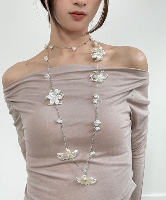 Chaîne de corps en alliage blanc français avec perles et fleurs - TrendAura
