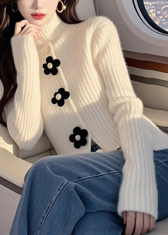 Pull en maille florale blanc à col montant, haut de printemps - TrendAura