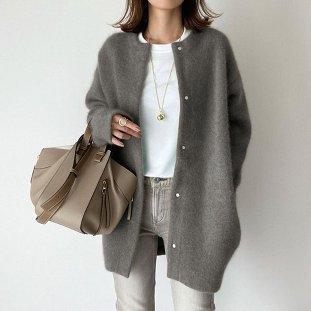Relaxed Fit Wool Mid-Thigh Cardigan for Women – Cozy Casual Warmth