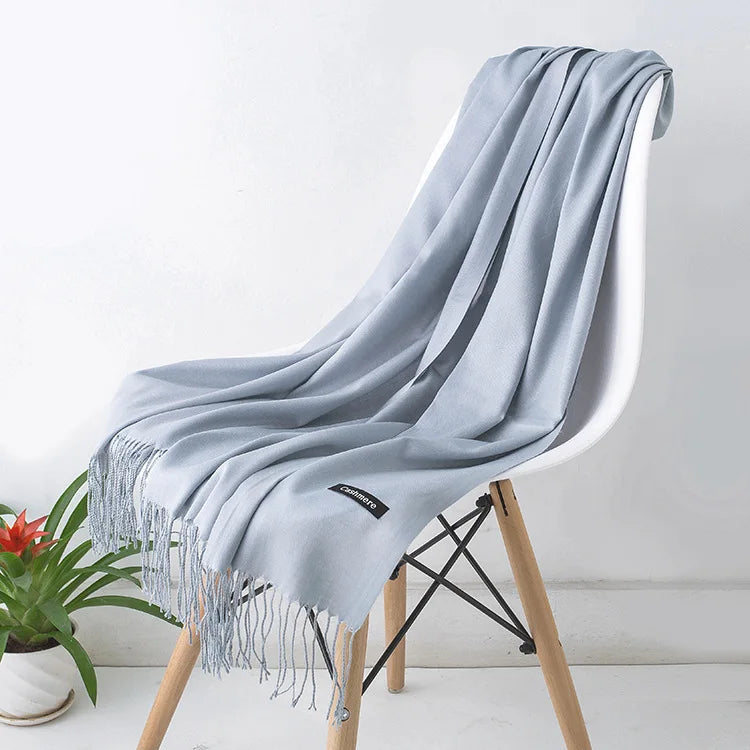 Eloura-Moda | An elegant and warm scarf for women