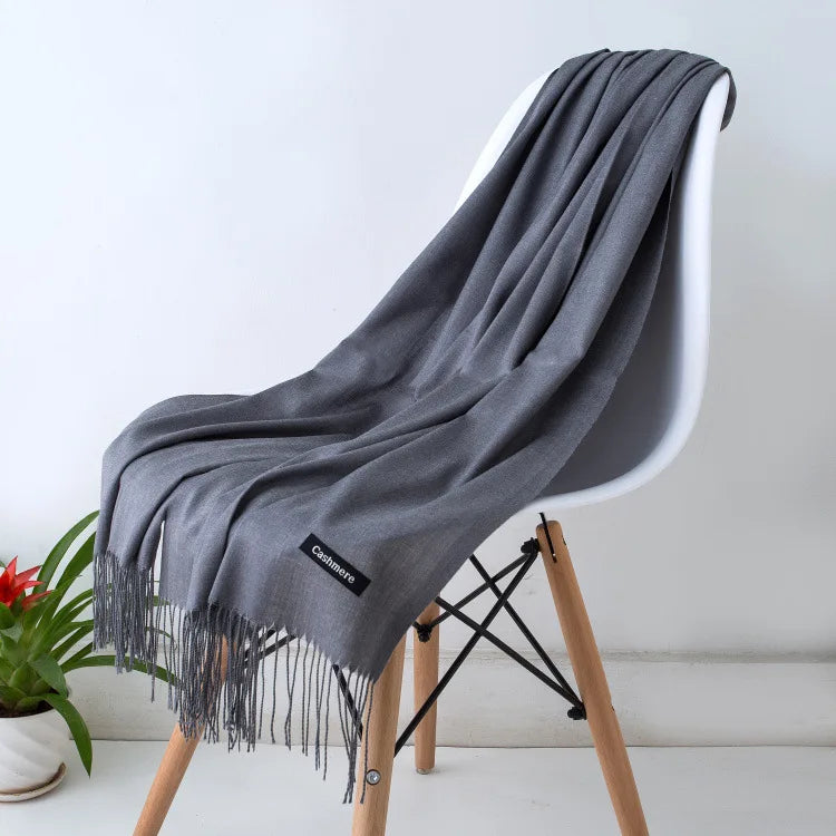 Eloura-Moda | An elegant and warm scarf for women