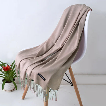 Eloura-Moda | An elegant and warm scarf for women