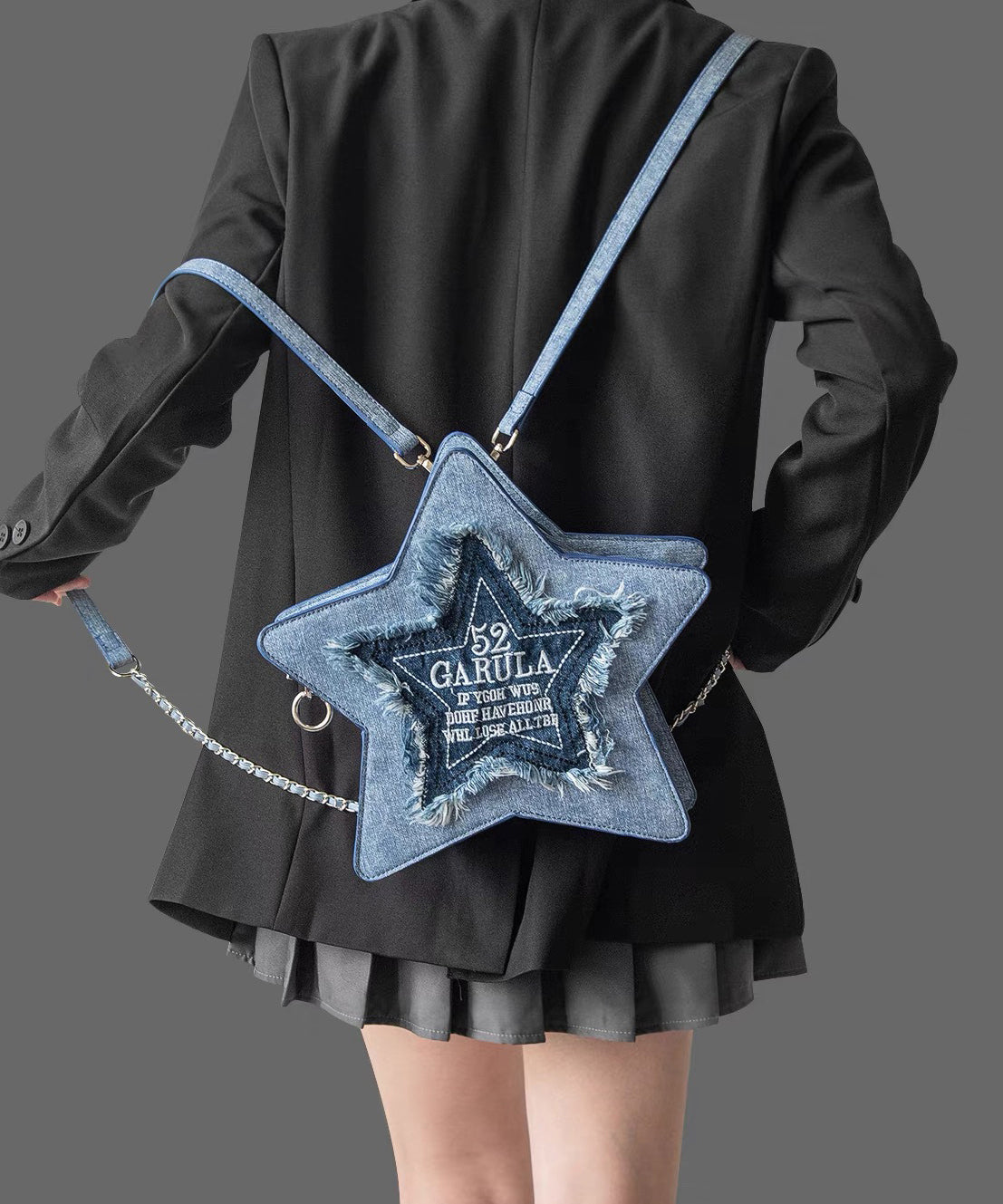 Sac à dos patchwork en denim bleu à pompons fait main - TrendAura