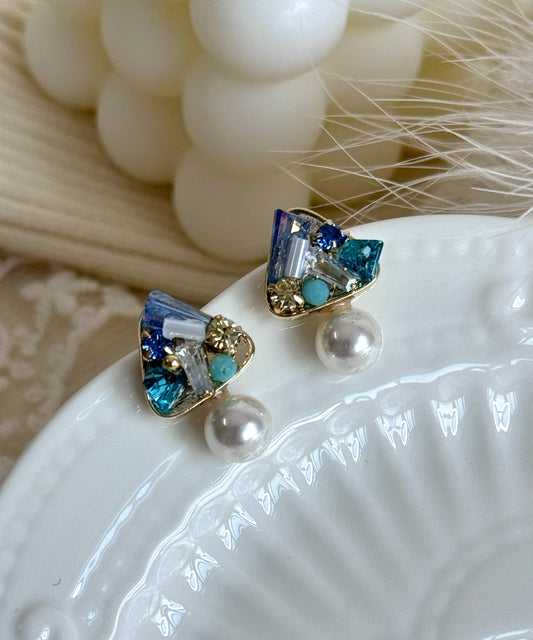 Boucles d'oreilles pendantes en perles de zircon et cristal surdoré vert clair faites à la main - TrendAura