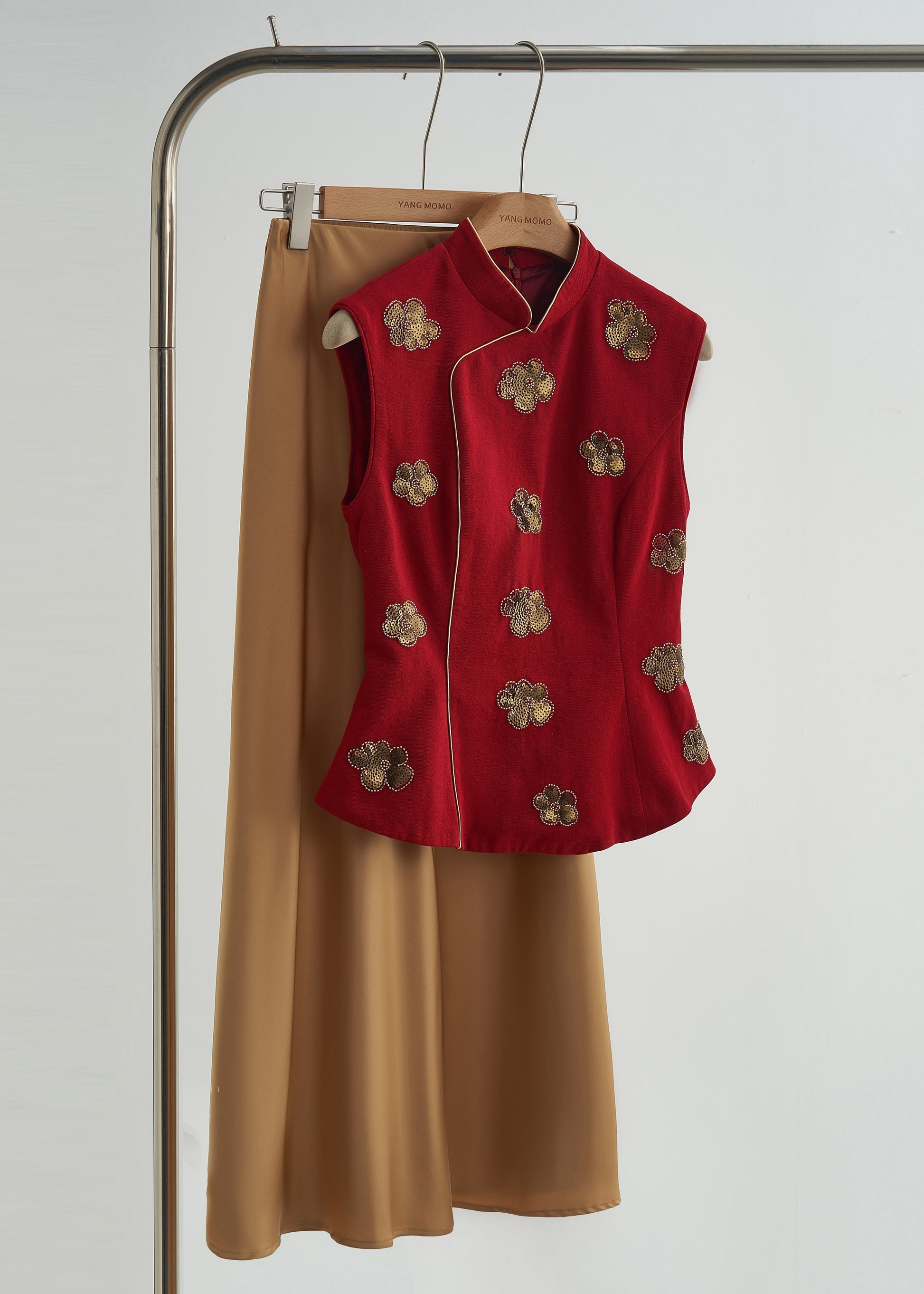 Gilets en coton à fleurs et sequins, col mandarin, confectionnés à la main, couleur mûrier. Automne - TrendAura